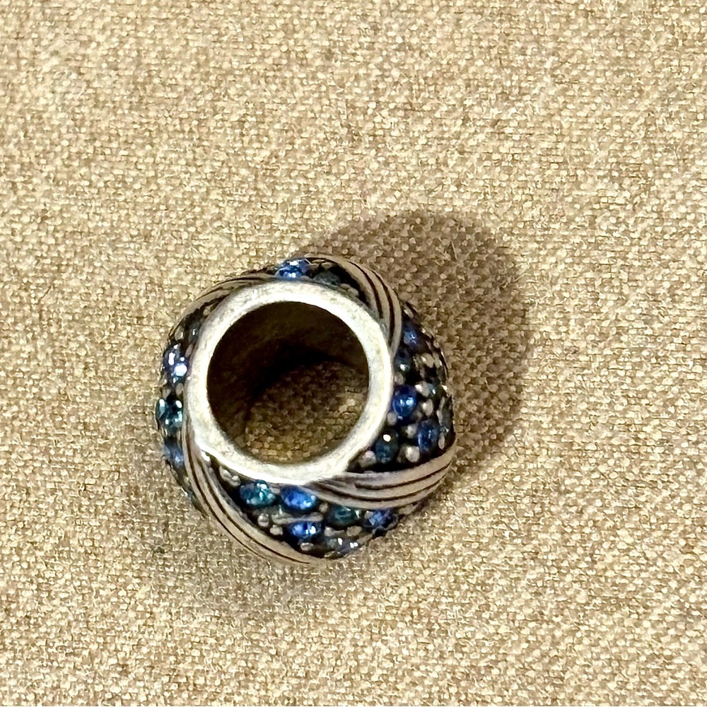 Brighton Americana bead Blue crystal swirls alternate with Silver swirls Retired - Picture 3 of 7